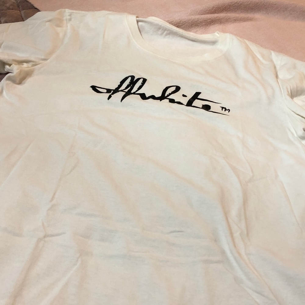 Off white round neck tee with logo